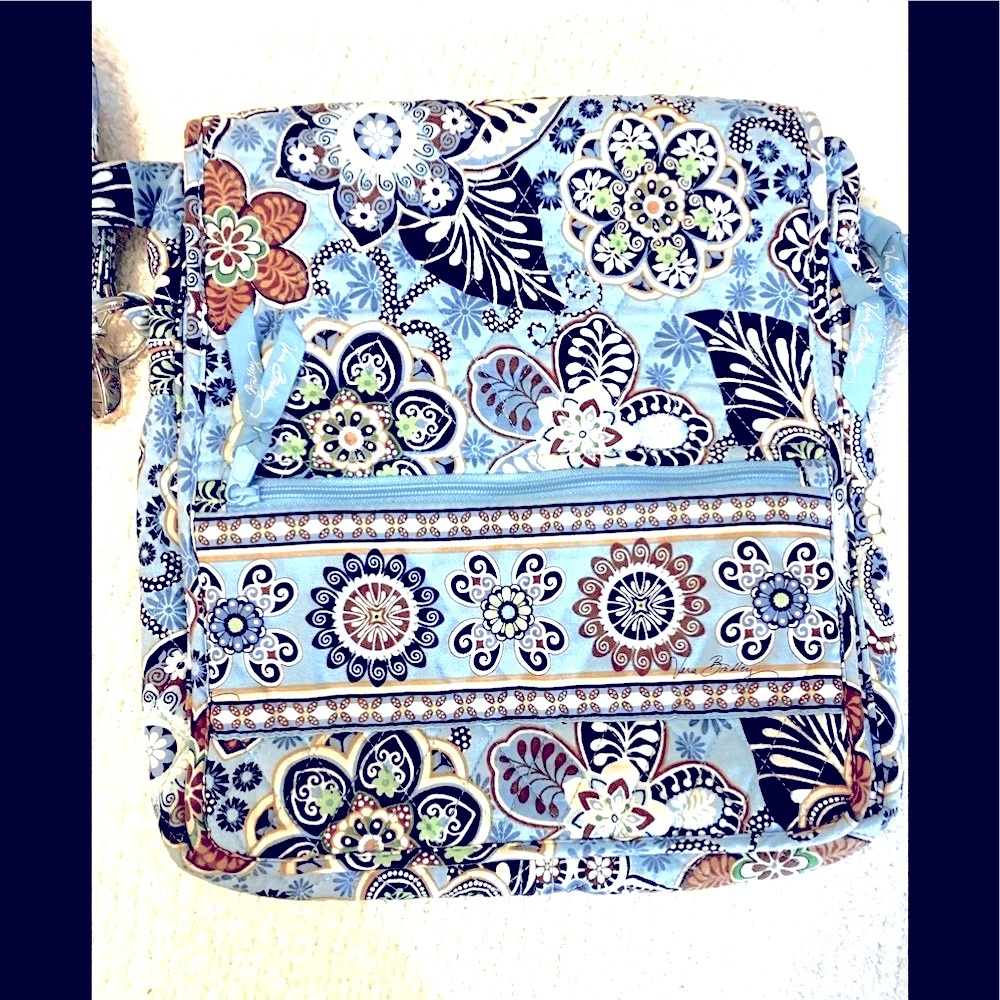 RARE Vera Bradley Crossbody Bali Blue HTF- Retired 2009 Excellent condition!